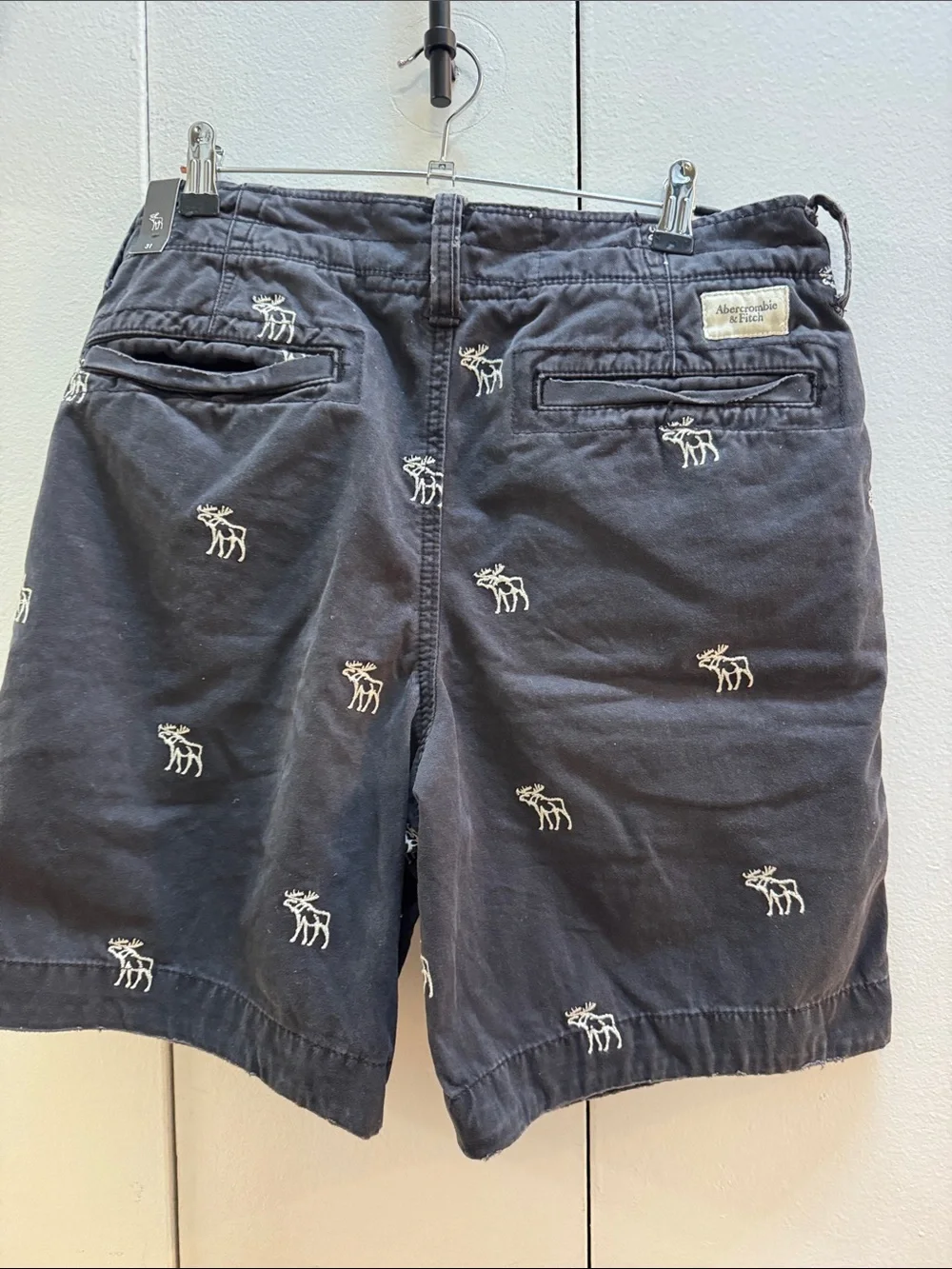 Abercrombie & Fitch Navy Embroidered Moose Flat Front Shorts NWT